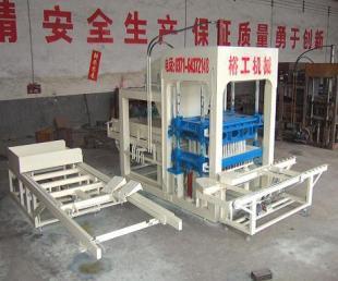供應(yīng)巴彥建筑專(zhuān)用液壓磚機(jī)價(jià)格YG|液壓砌塊機(jī)型號(hào)_機(jī)械及行業(yè)設(shè)備_世界工廠網(wǎng)中國(guó)產(chǎn)品信息庫(kù)